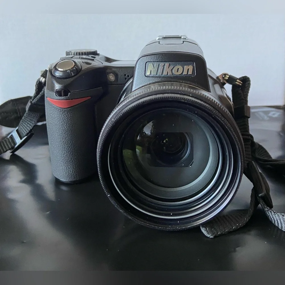 NIKON Coolpix E8800 VR 10x 8MP Digital Camera - CHARGER/EXTRA BATTERY INC.